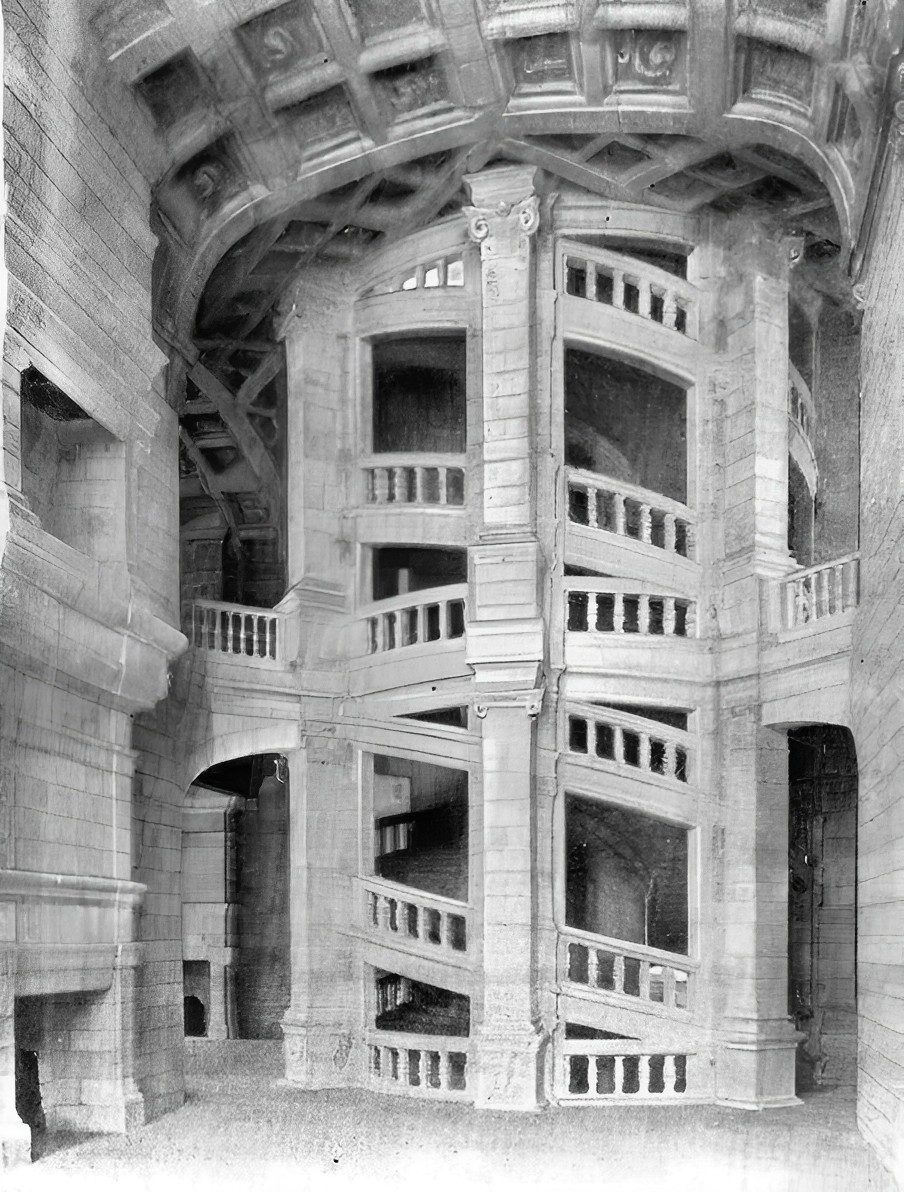 16. Шамбор. Замок-дворец. 1526—1559 гг. Парадная лестница