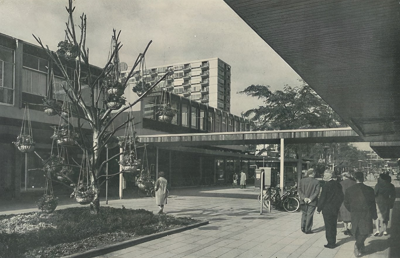 Торговый центр Леенбаан в Роттердаме. 1953 г.